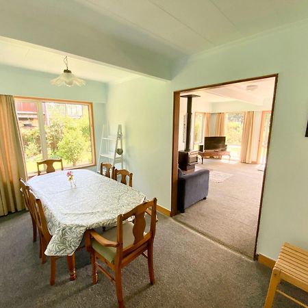 Вилла Coastal Charm In Patons Rock Rangihaeata Экстерьер фото