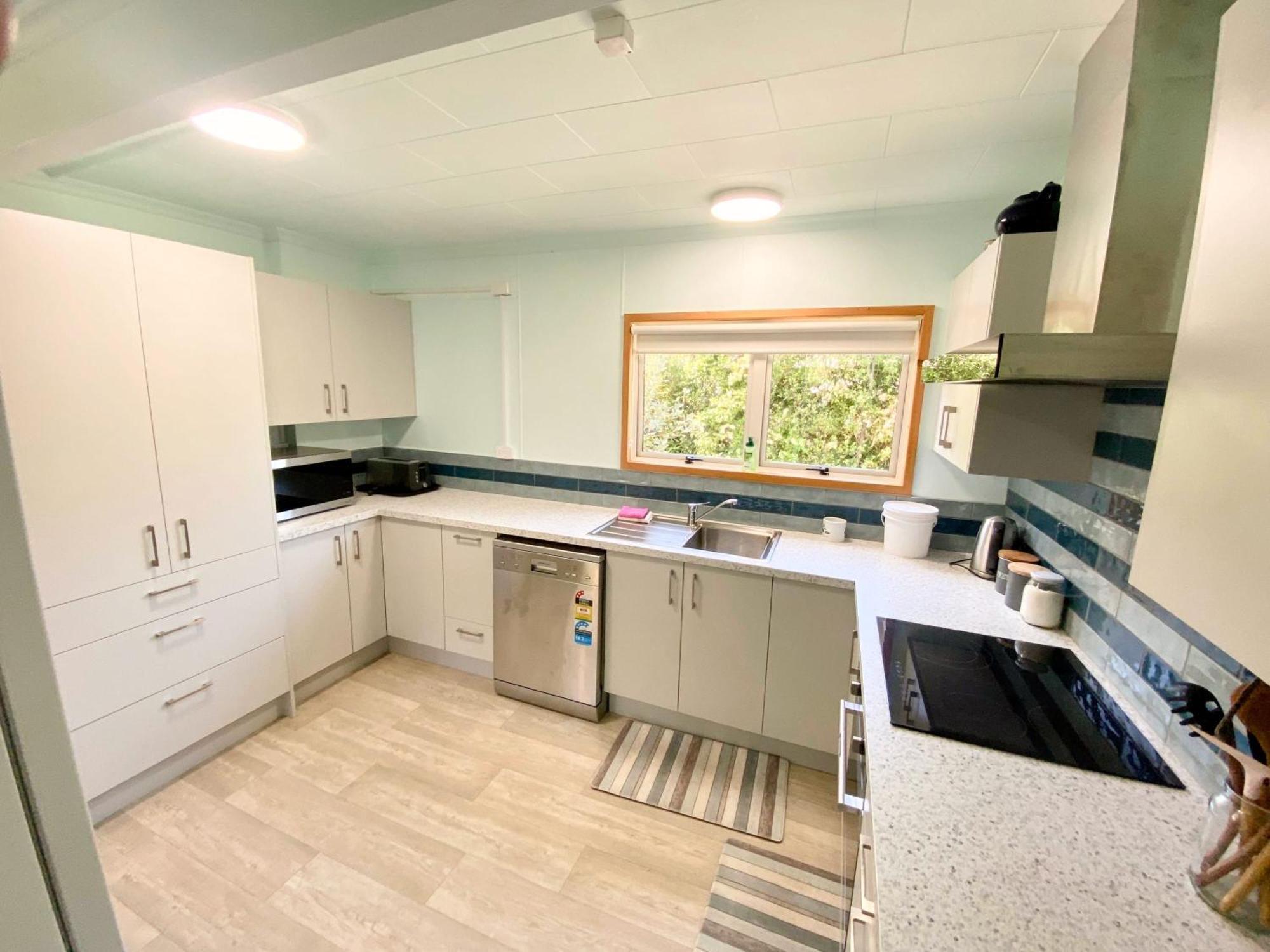 Вилла Coastal Charm In Patons Rock Rangihaeata Экстерьер фото